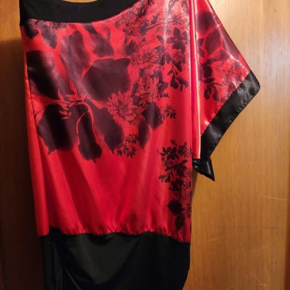Red and Black Floral Kimono Top